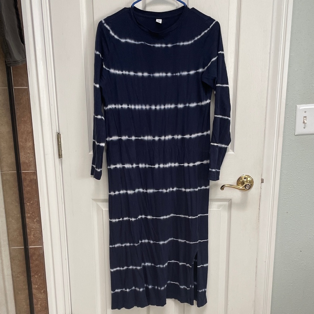 Old Navy tie dye long sleeve midi dress
